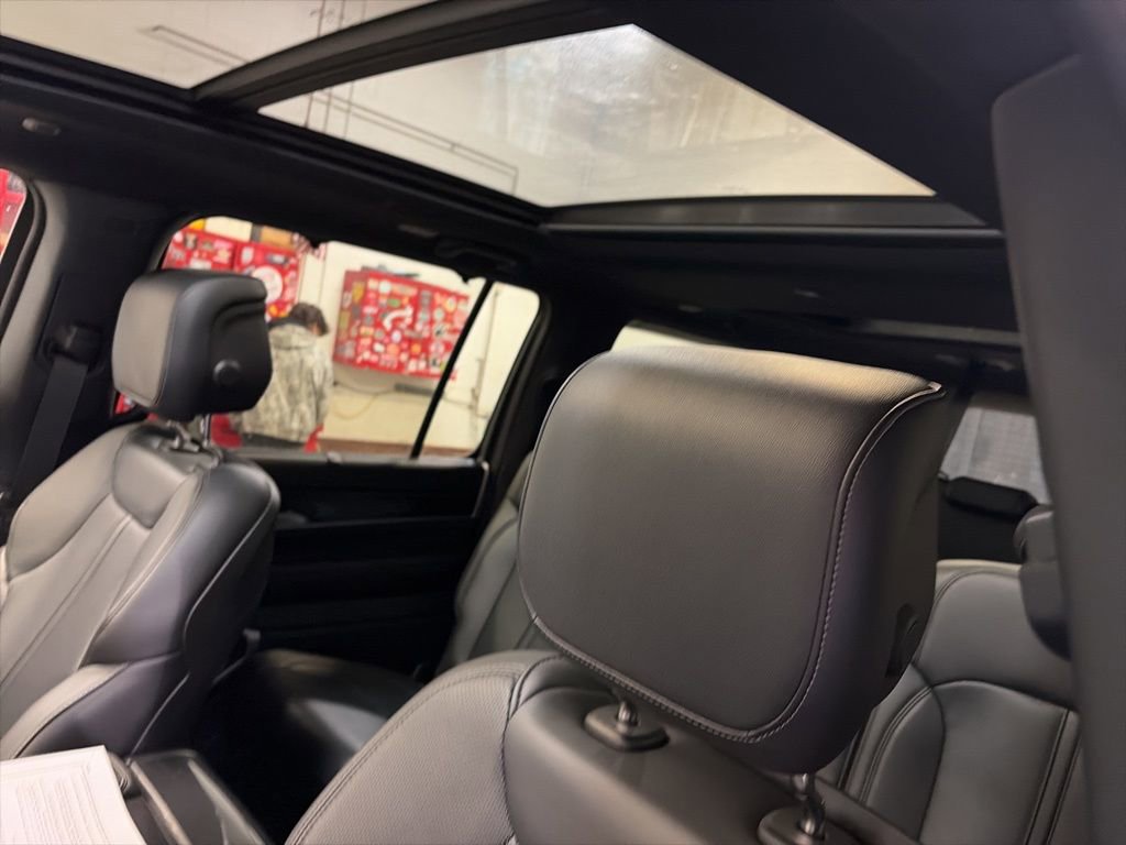 Used 2024 Jeep Wagoneer L 4WD w/ Premium Group I image 26