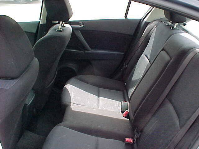 Used 2011 MAZDA MAZDA3 i Touring FWD image 9