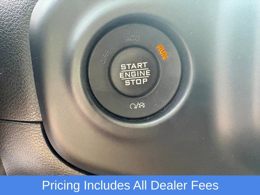 Used 2020 Jeep Wrangler Unlimited Sahara AWD/4WD image 14