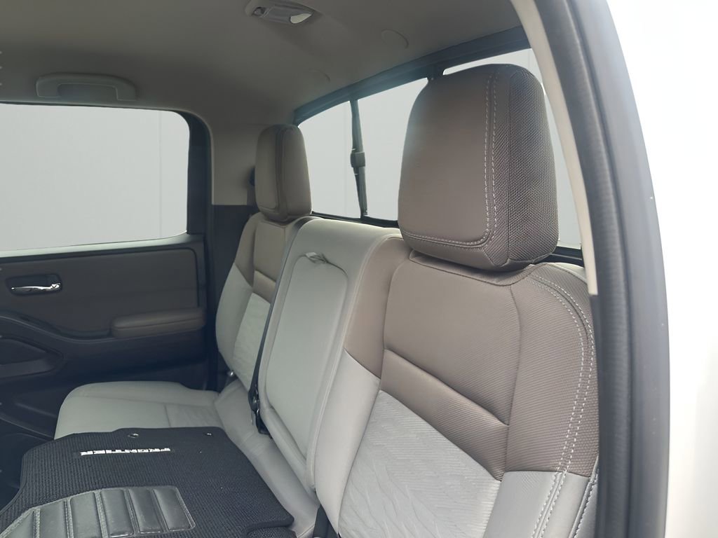 Used 2022 Nissan Frontier SV image 19