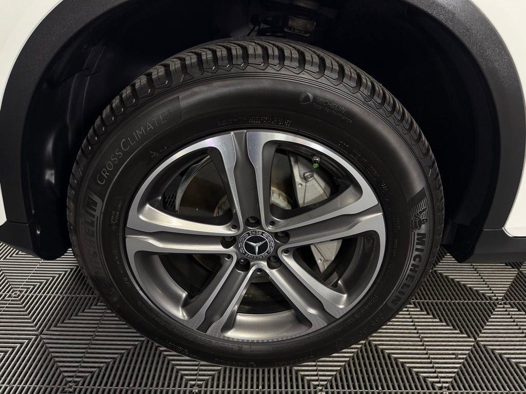 Used 2019 Mercedes-Benz GLC 300 4MATIC image 10