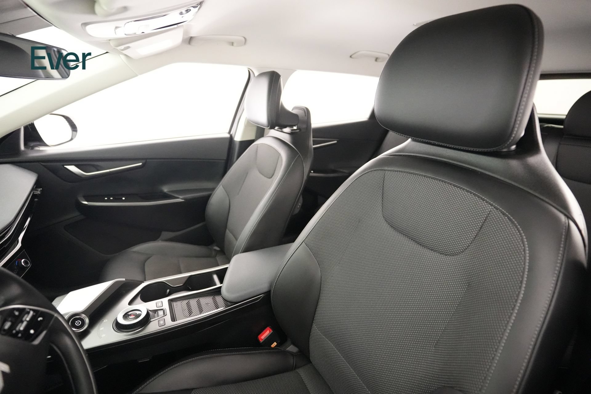 Used 2024 Kia EV6 Light RWD image 4