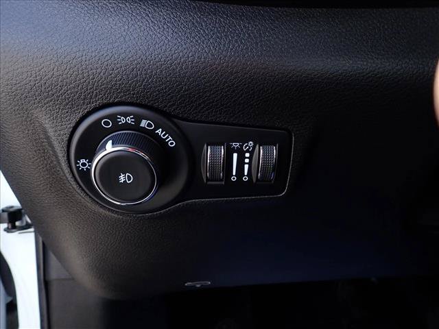 Used 2023 Jeep Compass Limited w/ Elite Group AWD/4WD image 15