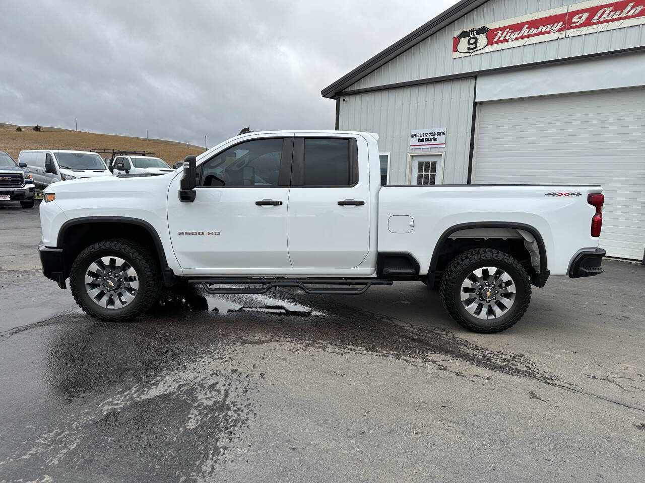 Used 2022 Chevrolet Silverado 2500 Custom w/ Custom Value Package image 2