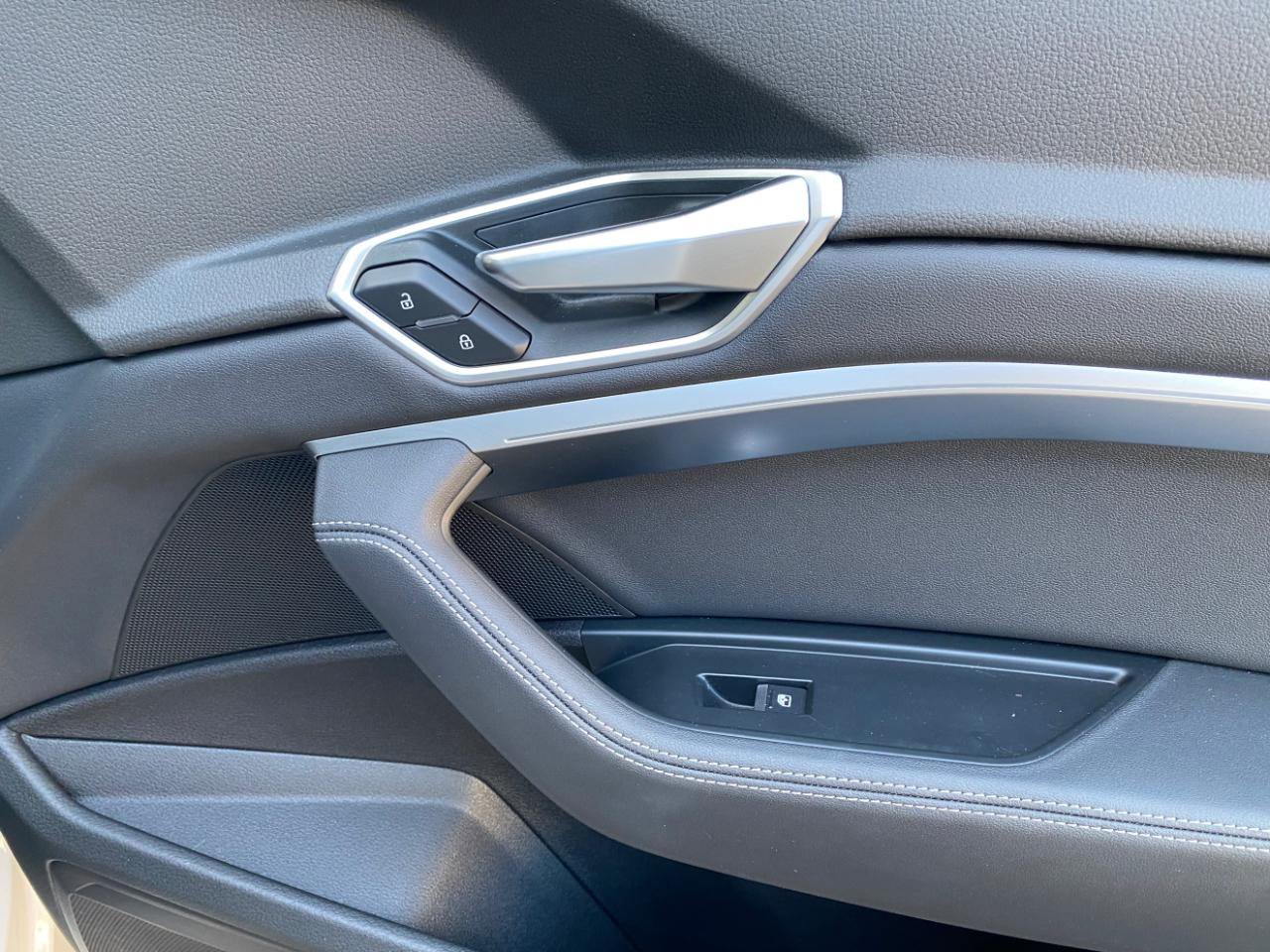 Used 2021 Audi e-tron Premium w/ Convenience Plus Package AWD/4WD image 44