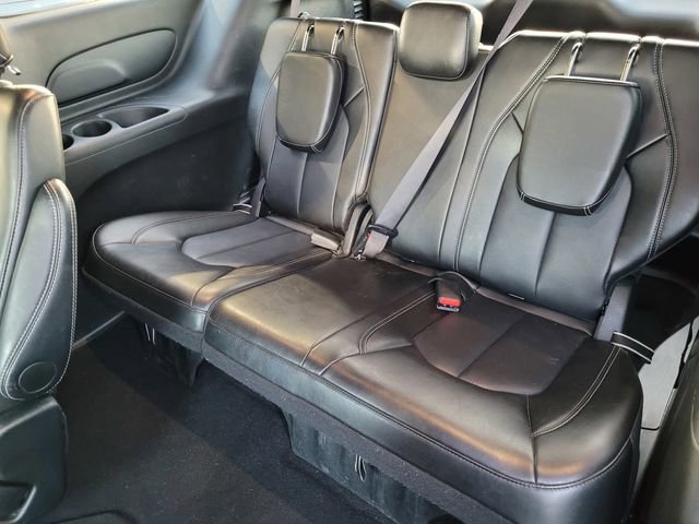 Certified 2025 Chrysler Pacifica Select image 18