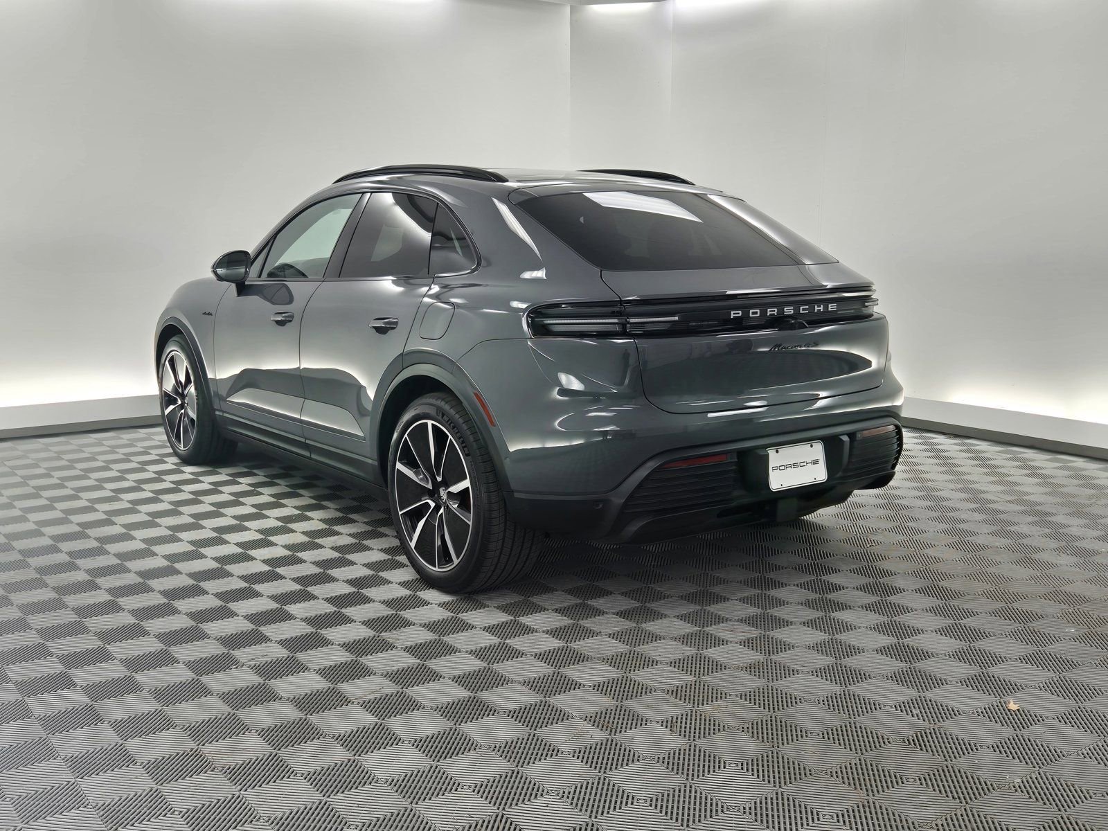 New 2025 Porsche Macan 4S Electric video 3