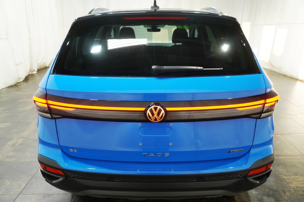 Used 2025 Volkswagen Taos SE AWD/4WD image 5