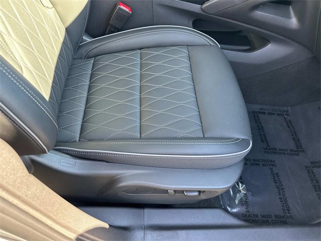 Used 2023 Buick Envision Avenir image 8