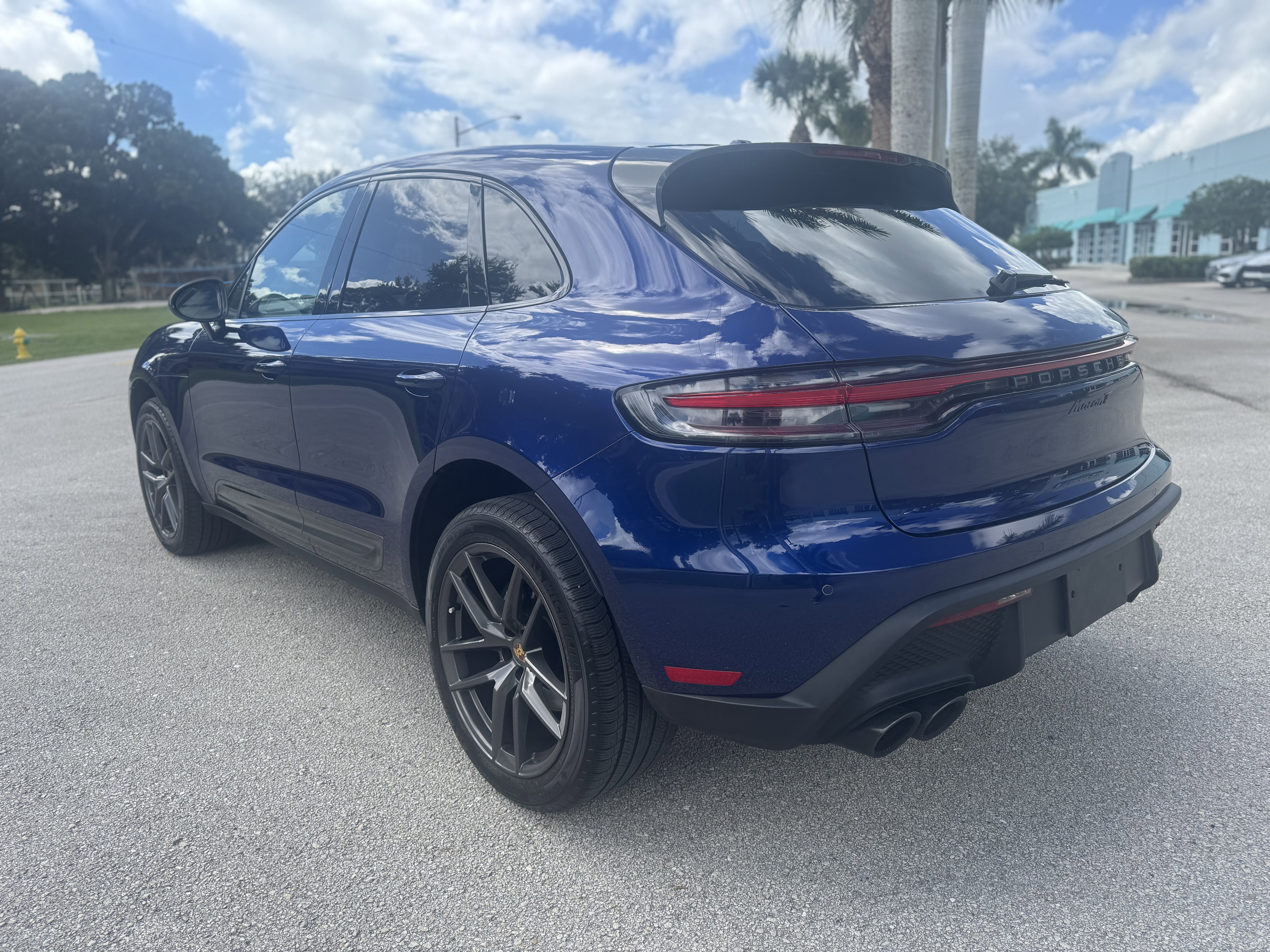 Used 2023 Porsche Macan Turbo image 3