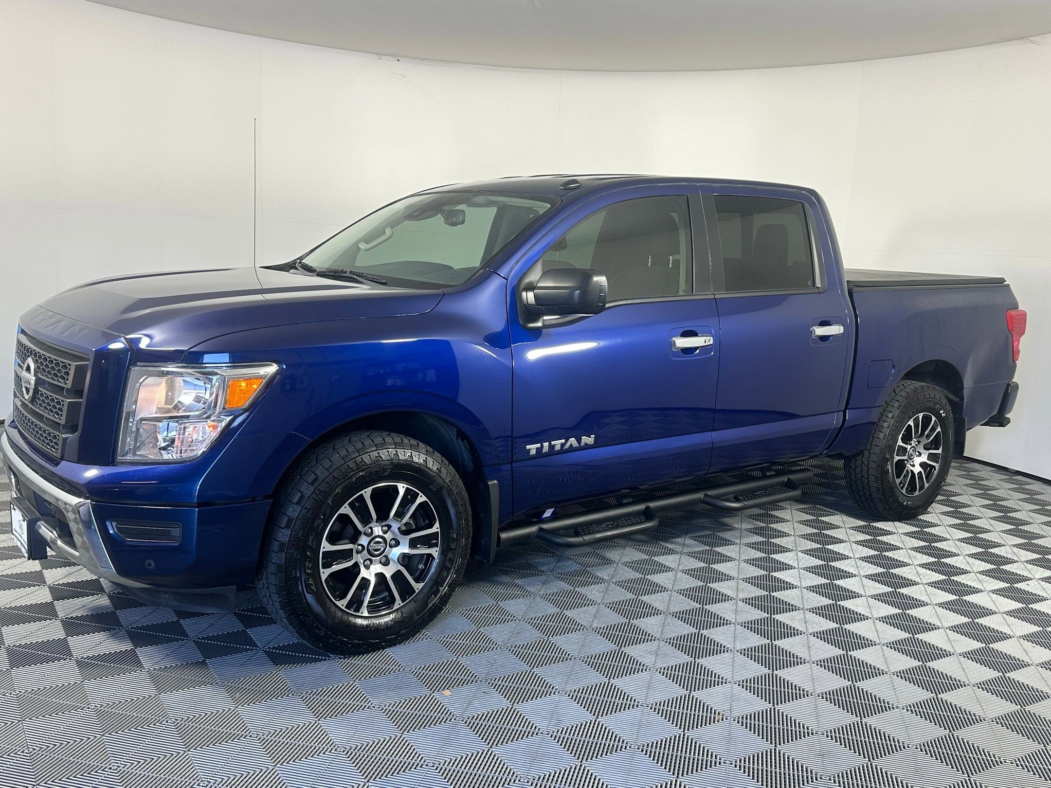 Used 2021 Nissan Titan SV w/ SV Convenience Package