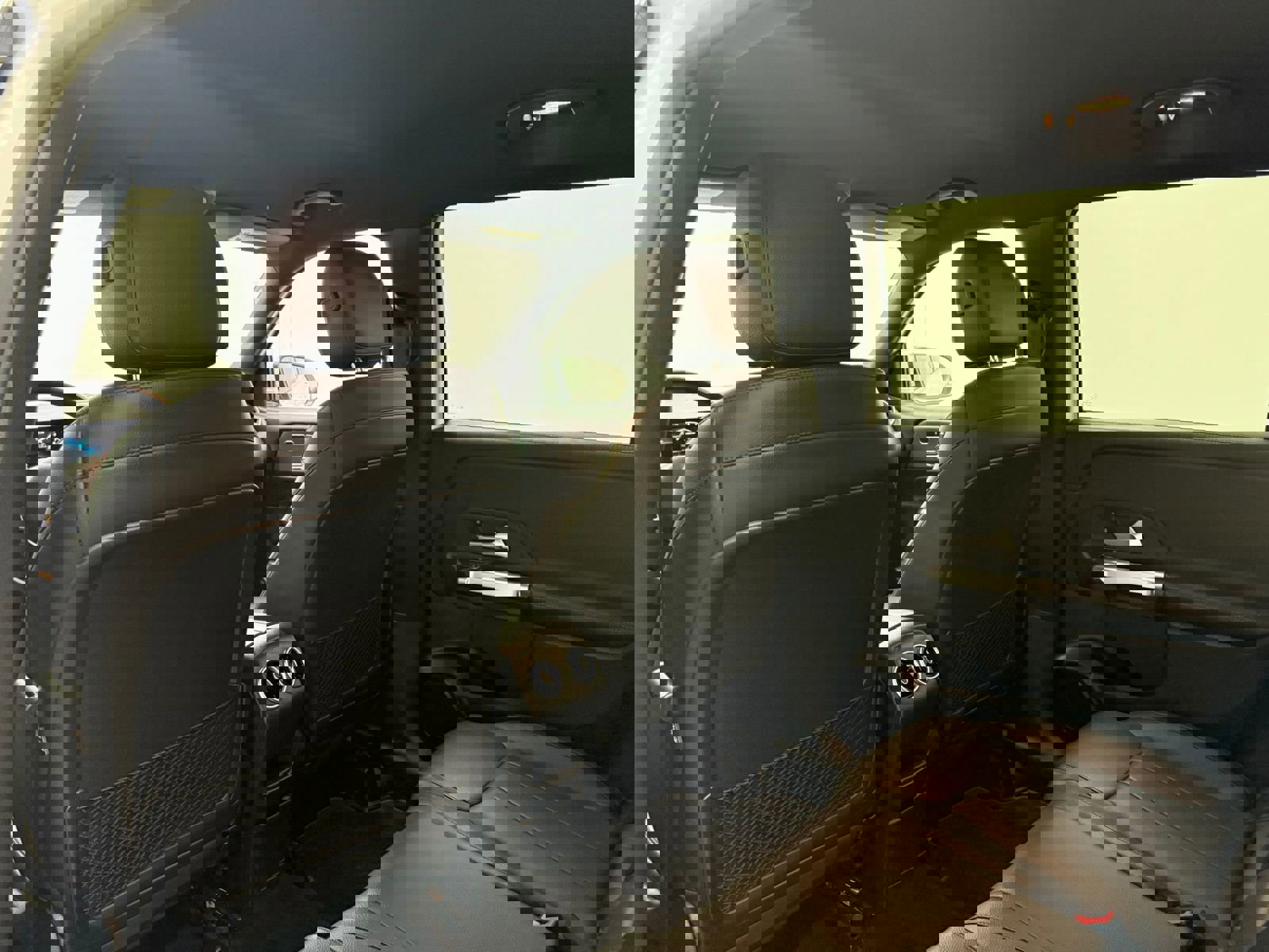 Used 2020 Mercedes-Benz GLB 250 image 39