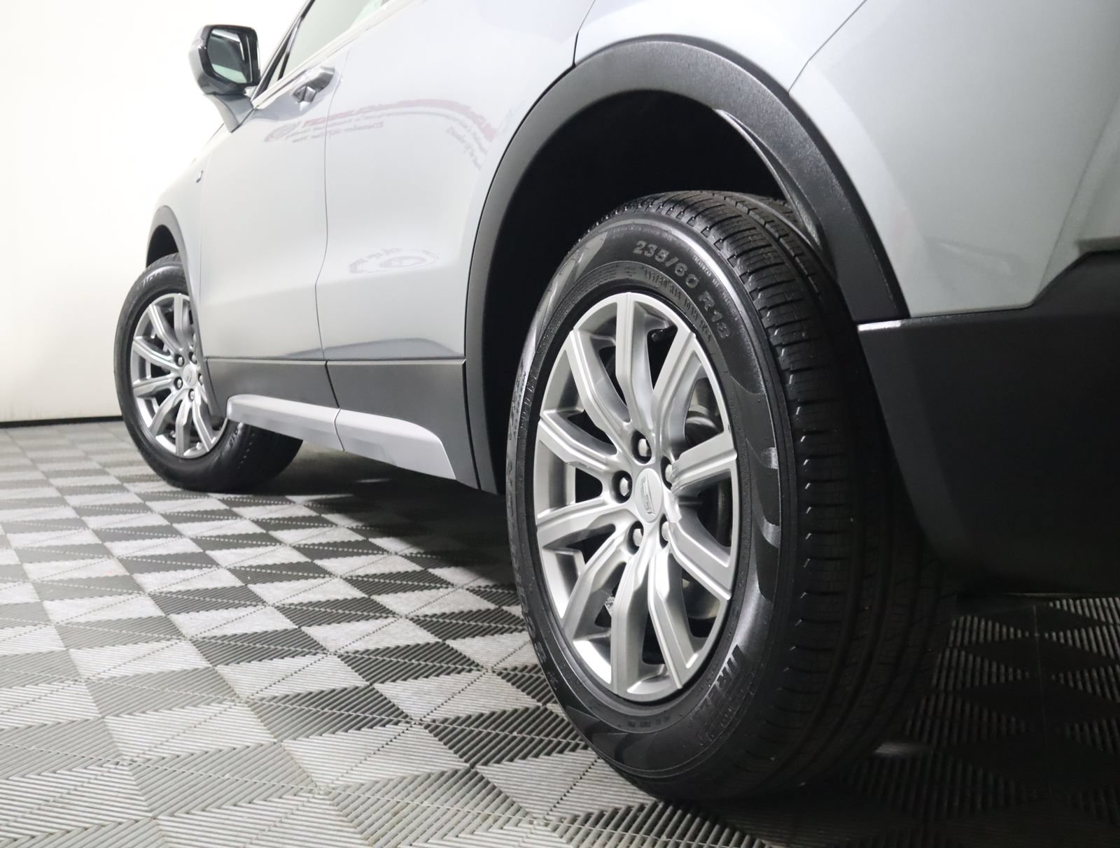 Used 2023 Cadillac XT4 Premium Luxury AWD/4WD image 18