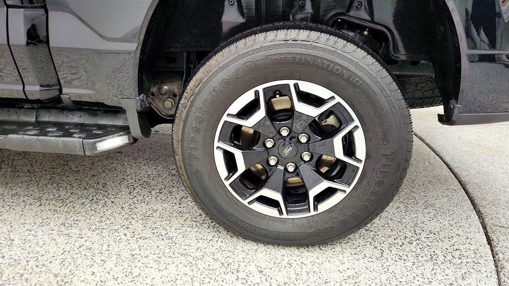 Used 2023 Ford F150 Lightning XLT image 9