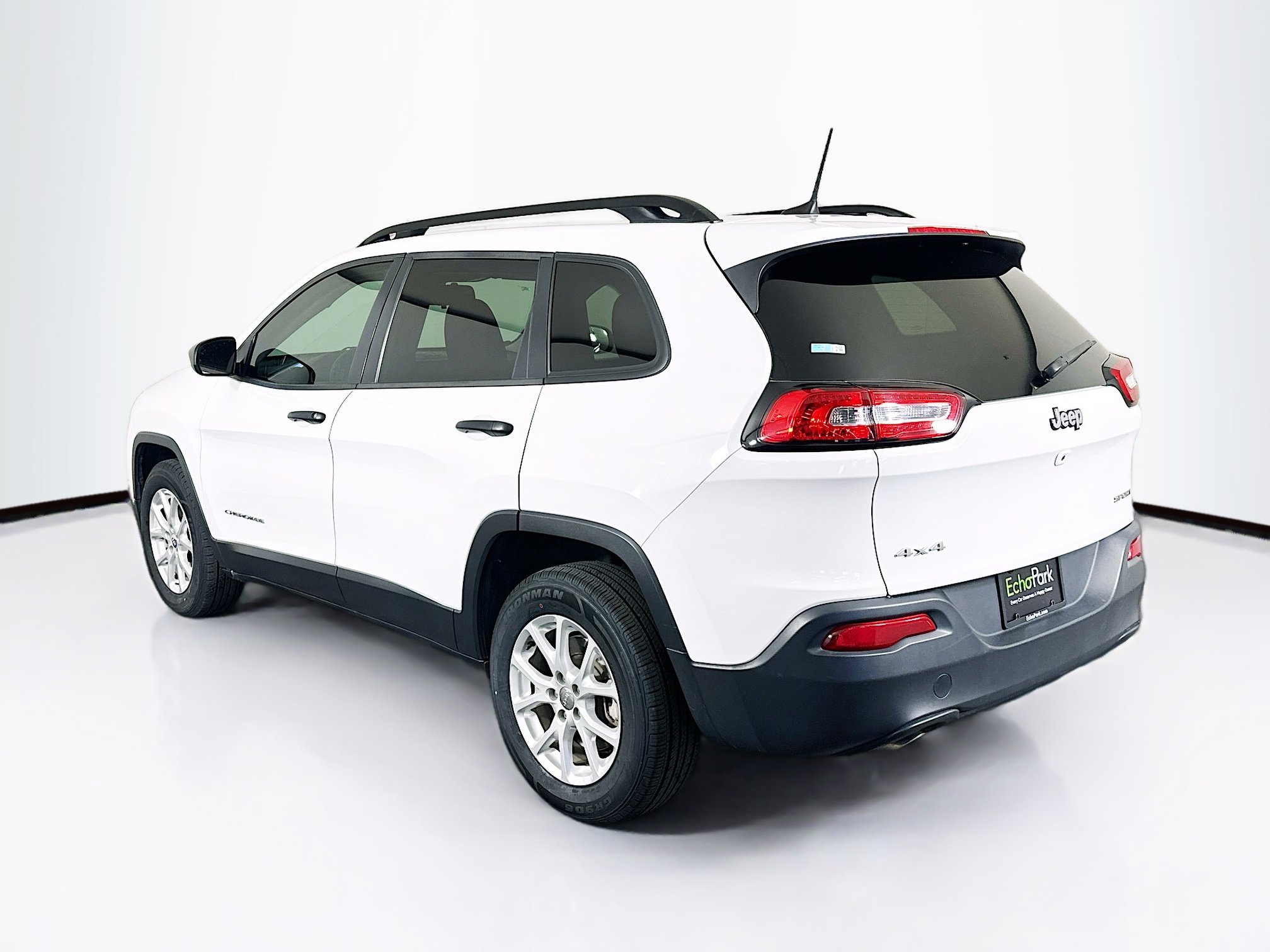 Used 2016 Jeep Cherokee Sport image 5