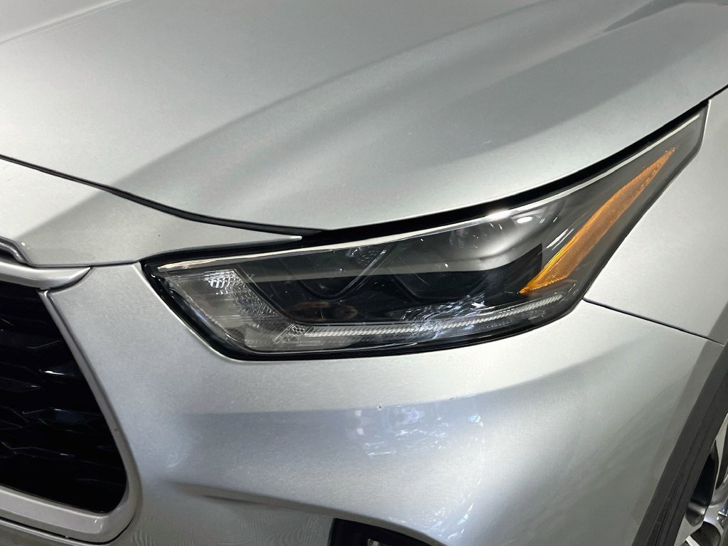 Used 2021 Toyota Highlander XLE FWD image 9