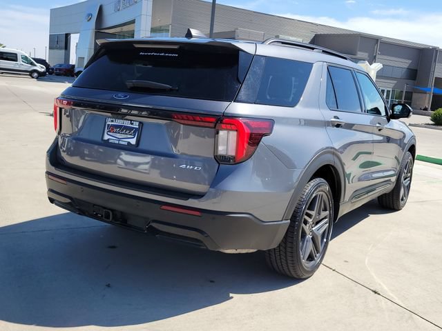 Certified 2025 Ford Explorer ST-Line w/ ST-Line Street Pack AWD/4WD image 3