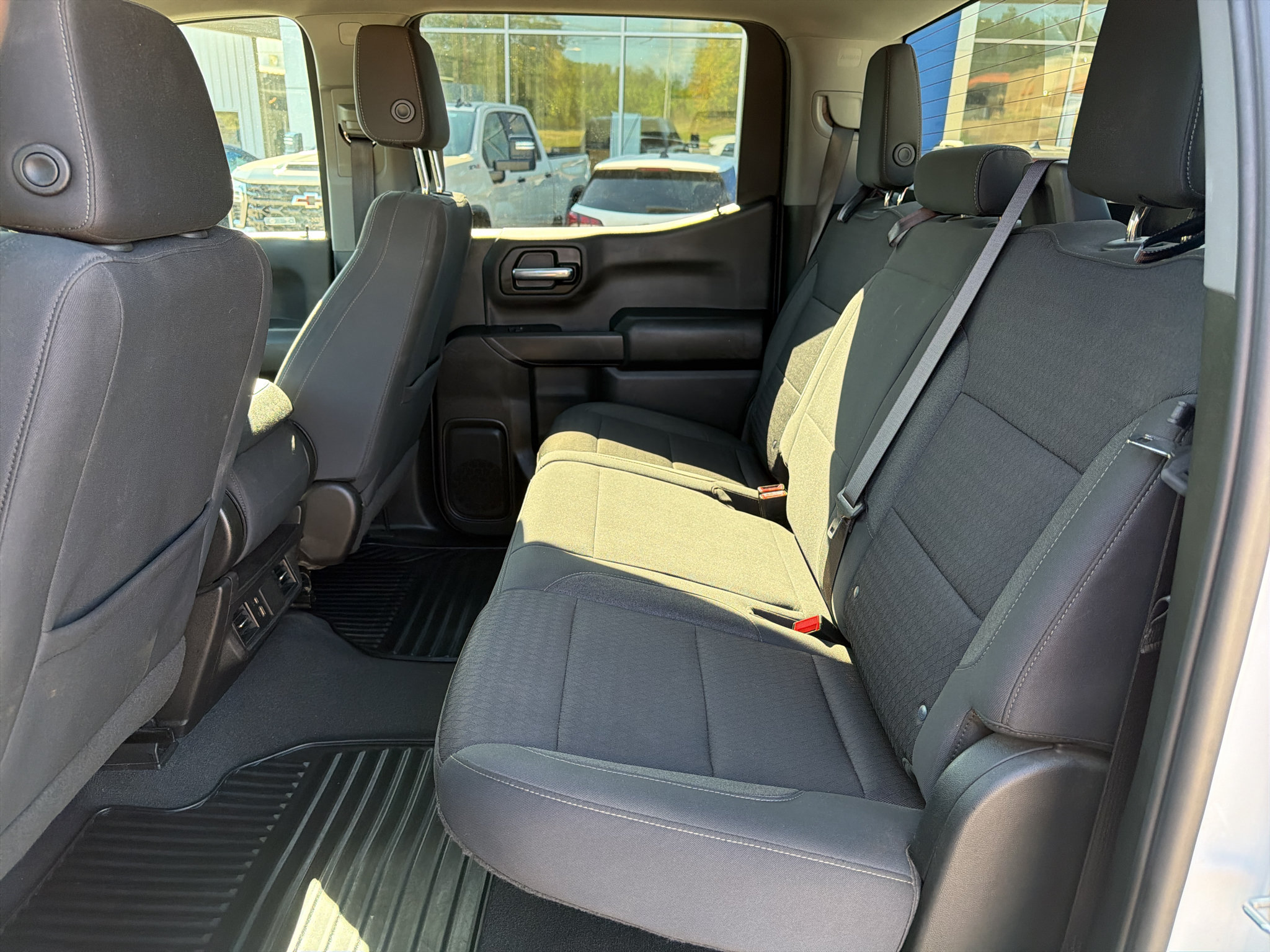 Used 2024 Chevrolet Silverado 1500 Custom Trail Boss w/ LPO, Dark Essentials Package AWD/4WD image 6