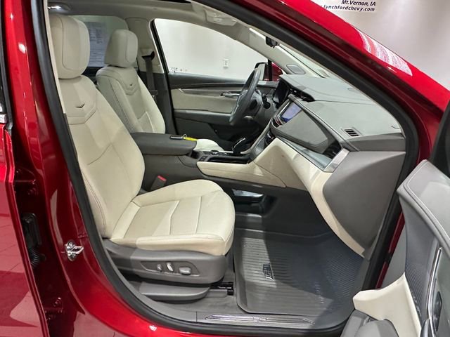 Used 2025 Cadillac XT5 Premium Luxury w/ Technology Package image 9