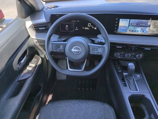 Used 2025 Nissan Kicks SV image 17