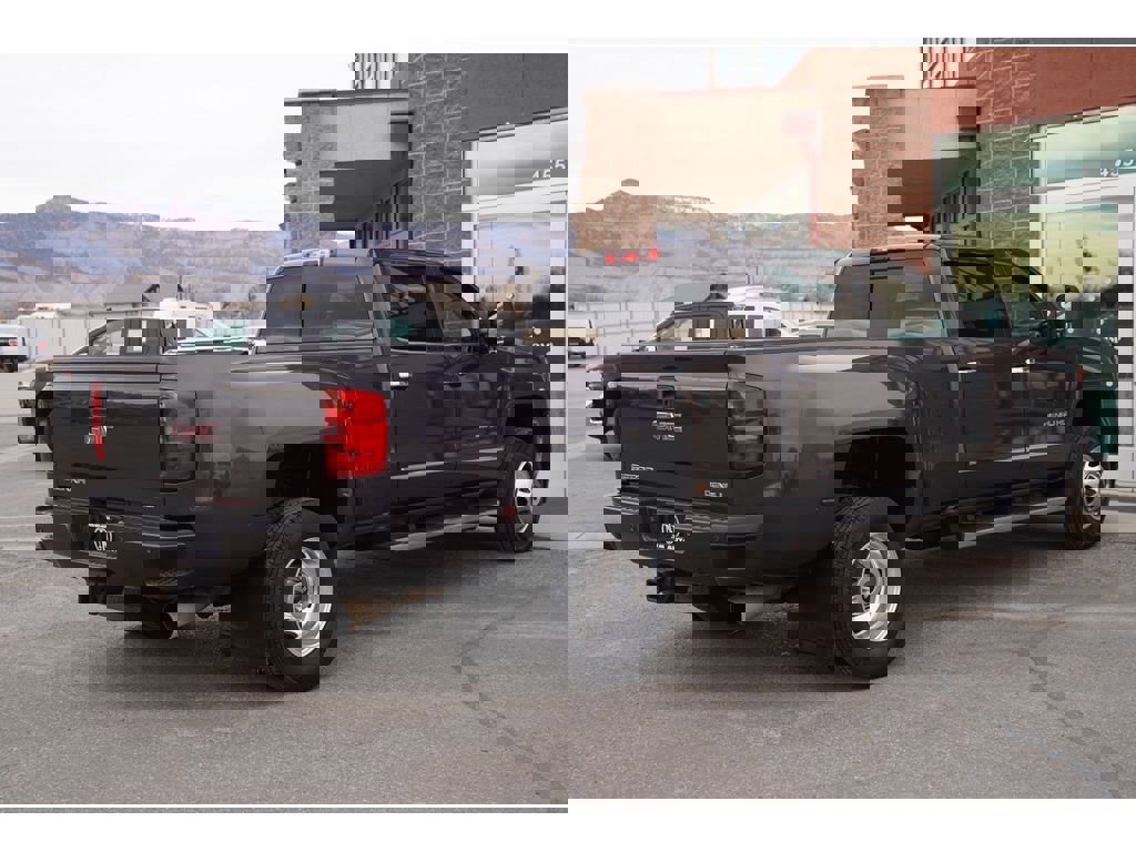 Used 2015 GMC Sierra 3500 Denali w/ Duramax Plus Package image 9