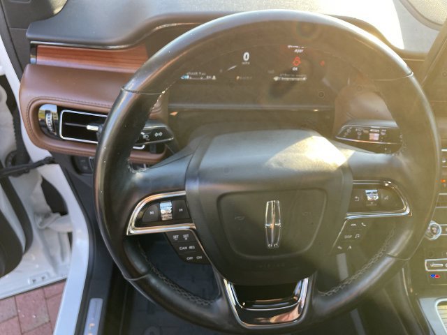 Used 2022 Lincoln Nautilus Reserve AWD/4WD image 11