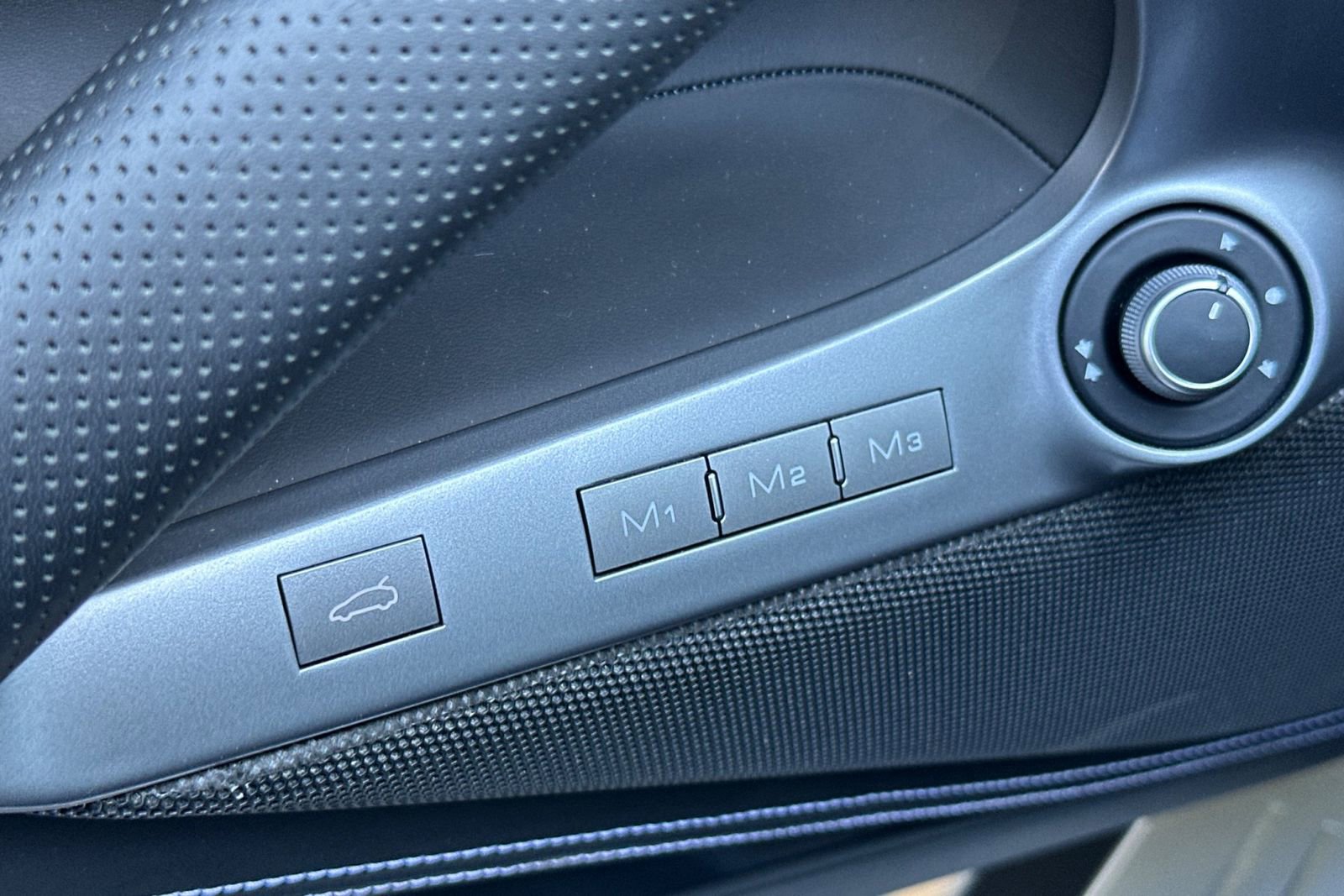 Used 2018 Ferrari 812 Superfast RWD image 13