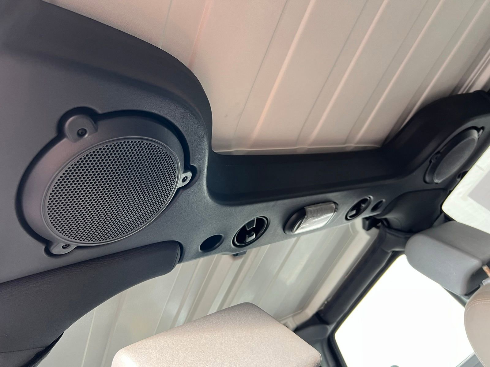 Used 2010 Jeep Wrangler Unlimited Sport image 33