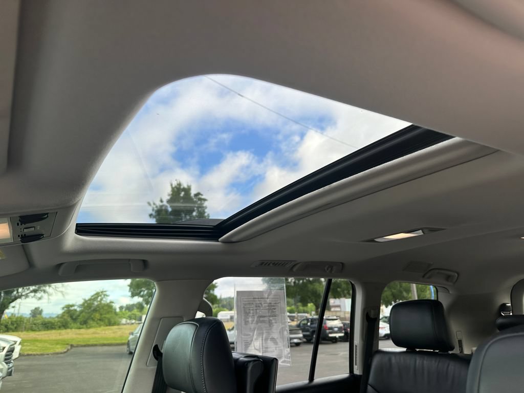 Used 2016 Toyota Land Cruiser AWD/4WD image 21