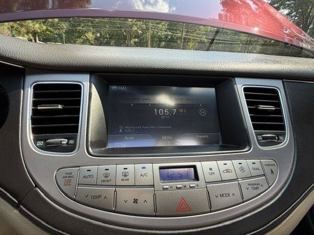 Used 2013 Hyundai Genesis 3.8 w/ Premium Pkg RWD image 33