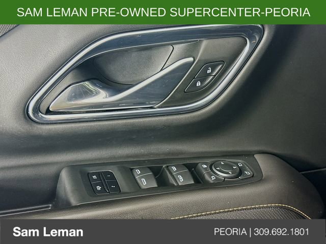 Used 2023 GMC Yukon AT4 w/ AT4 Premium Package image 17