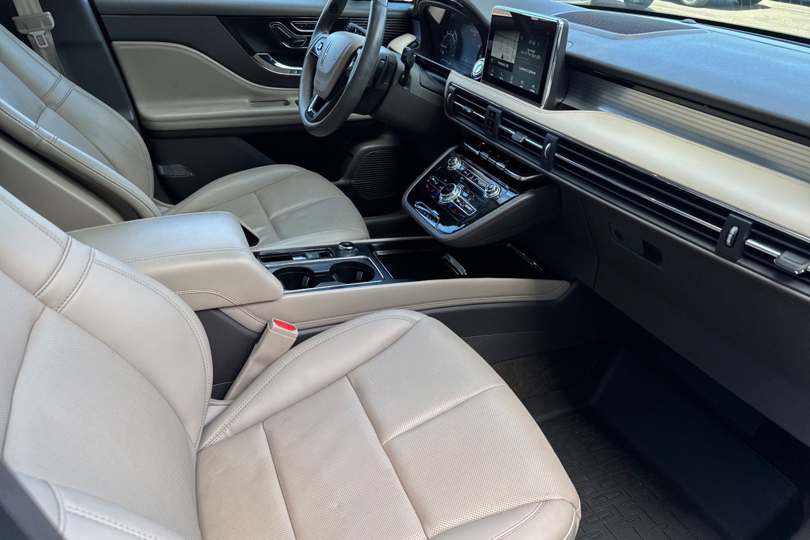 Certified 2022 Lincoln Corsair AWD w/ Premium Package image 16
