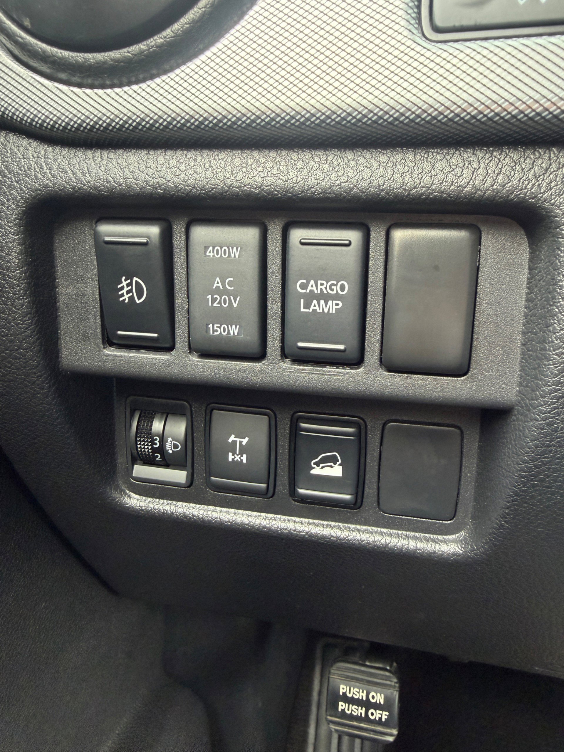 Used 2017 Nissan Titan PRO-4X w/ Pro-4x Convenience Package image 87