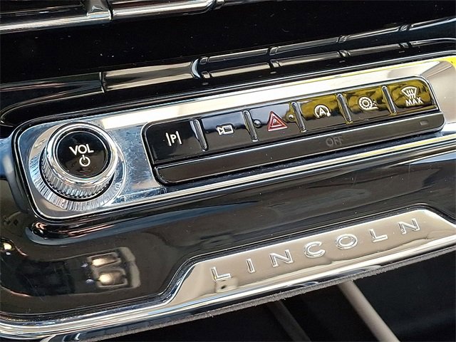 Used 2024 Lincoln Corsair Reserve w/ Equipment Group 201A image 18