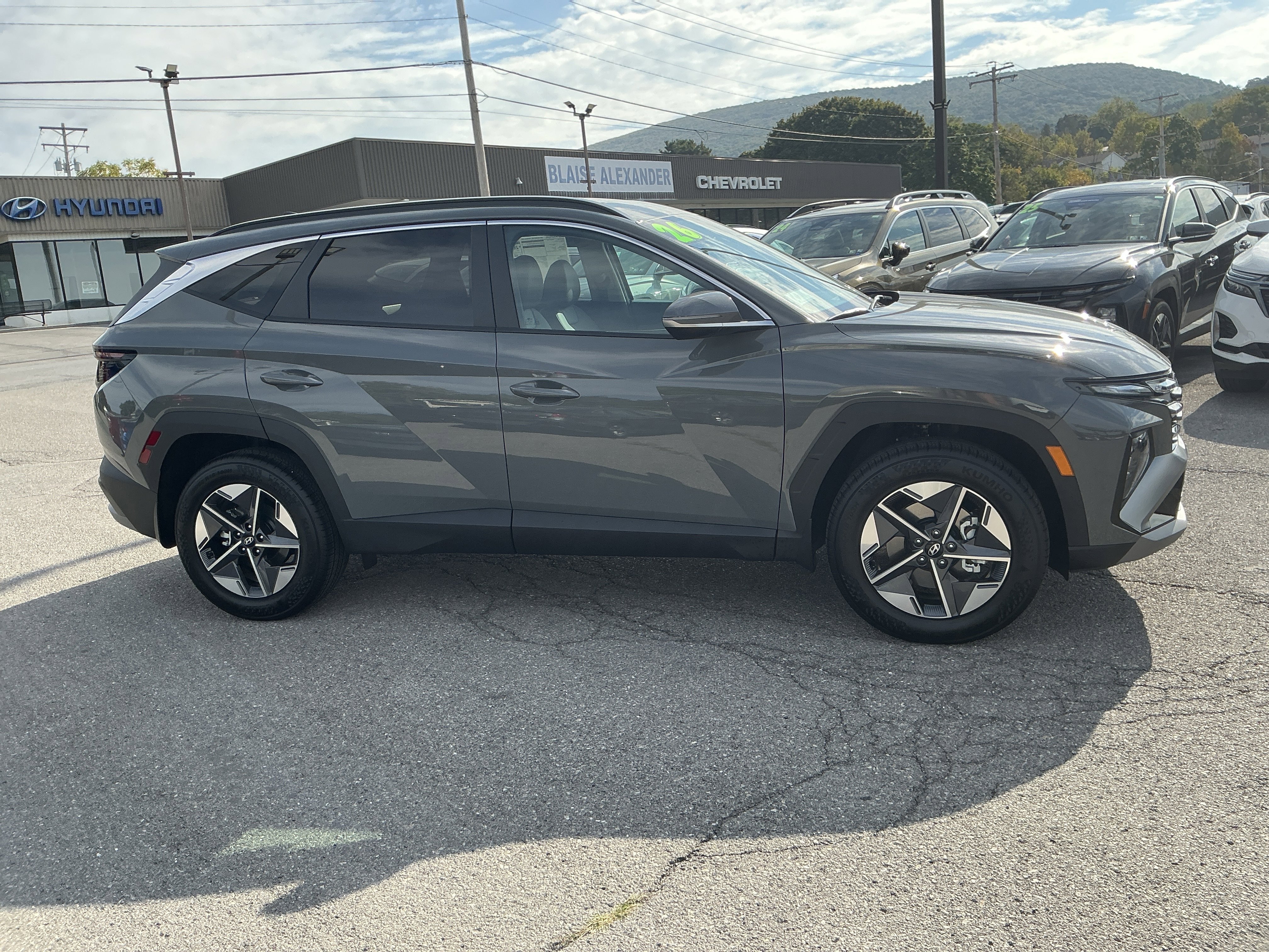 New 2026 Hyundai Tucson SEL image 2