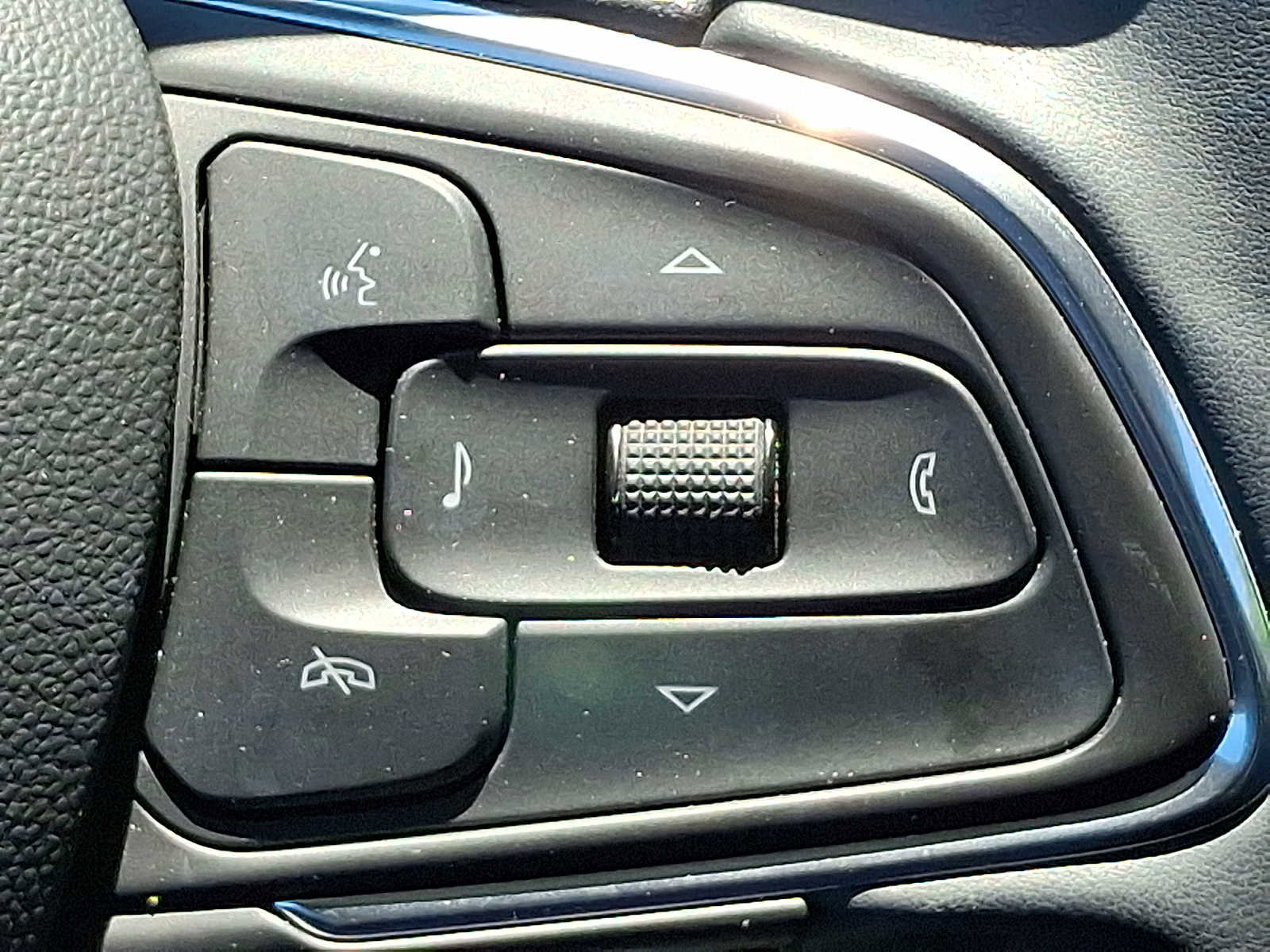 Used 2024 Buick Encore GX Avenir w/ Avenir Convenience Package AWD/4WD image 23