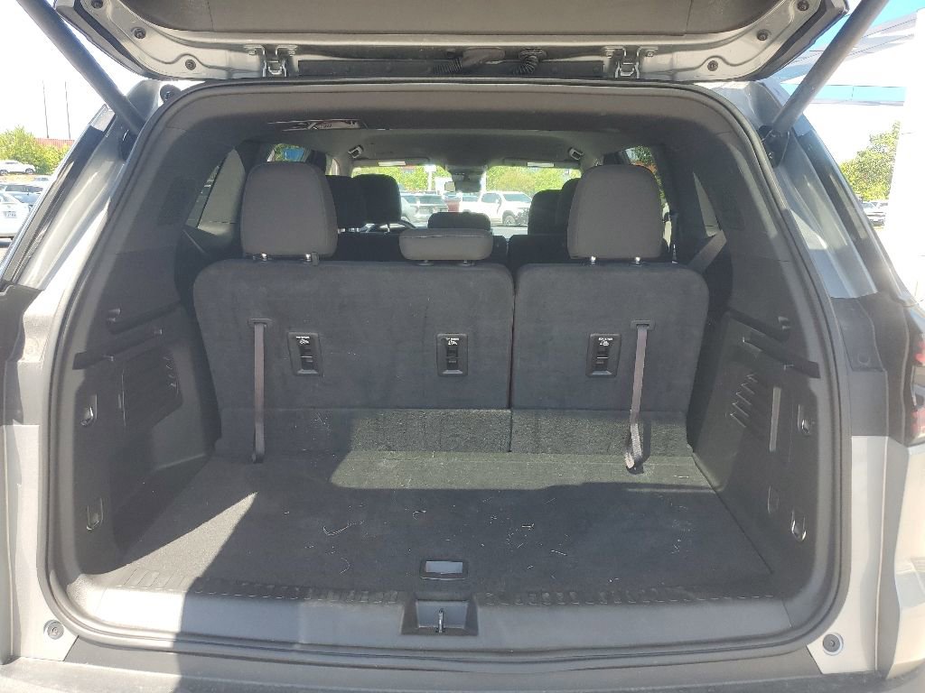 Used 2025 GMC Acadia Elevation FWD image 17