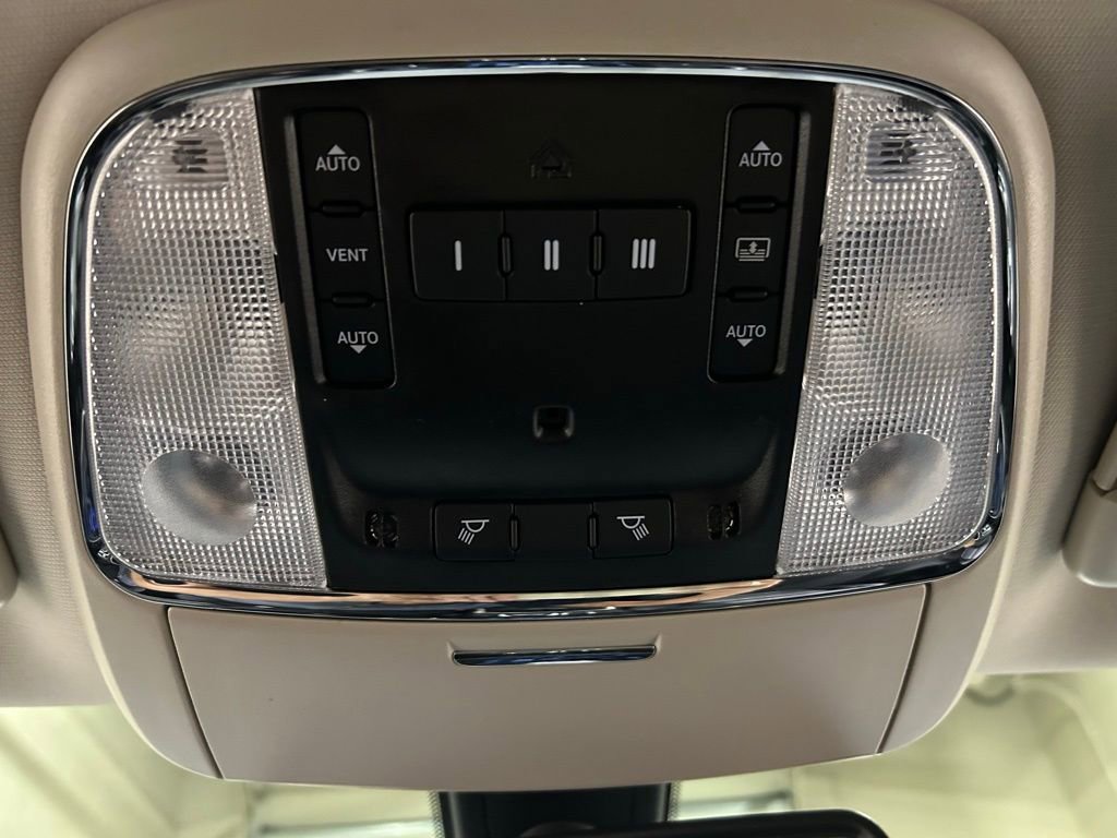 Used 2023 Chrysler 300 Touring L w/ Popular Equipment Group image 26