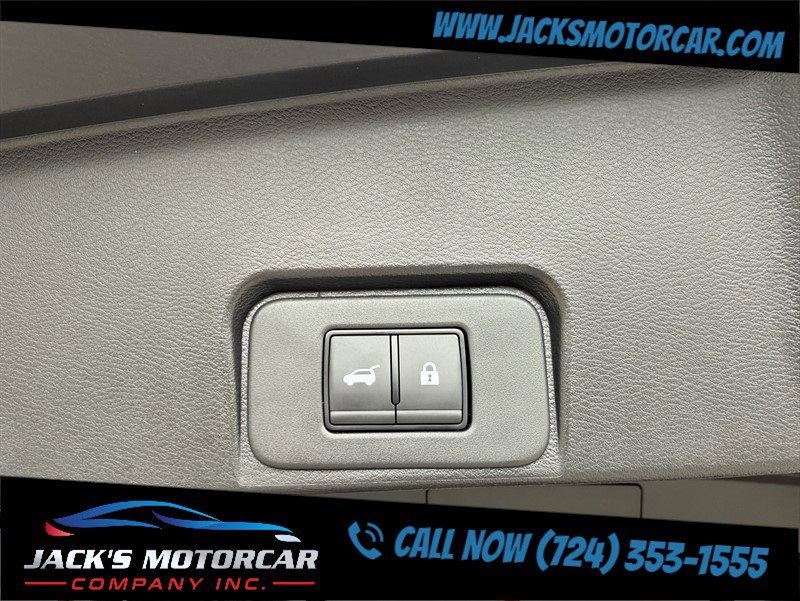 Used 2025 Nissan Rogue SV w/ SV Premium Package image 25