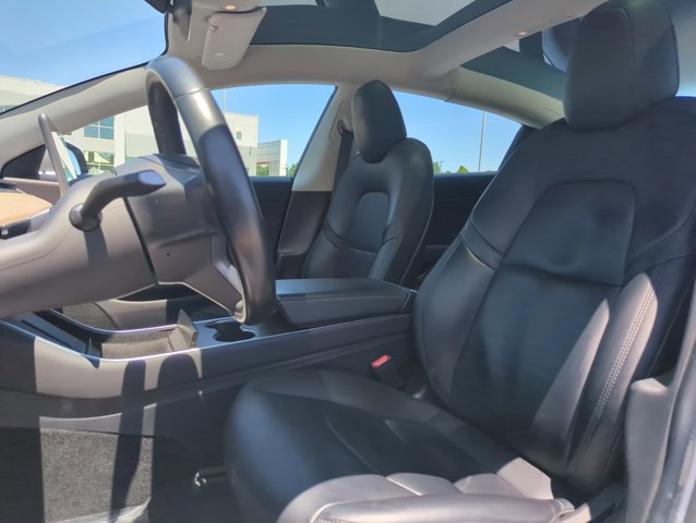 Used 2018 Tesla Model 3 Long Range RWD image 16