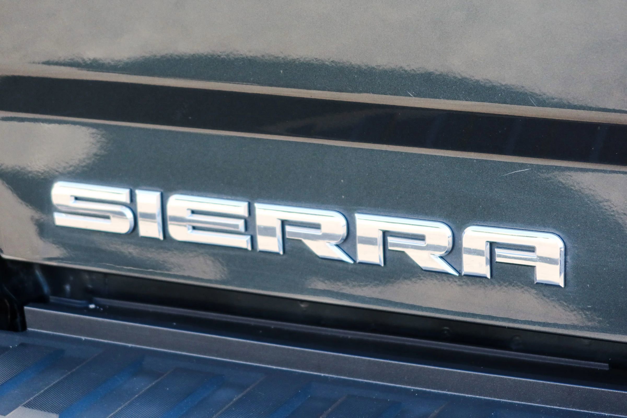 Used 2018 GMC Sierra 1500 Denali w/ LPO, Protection Package image 9