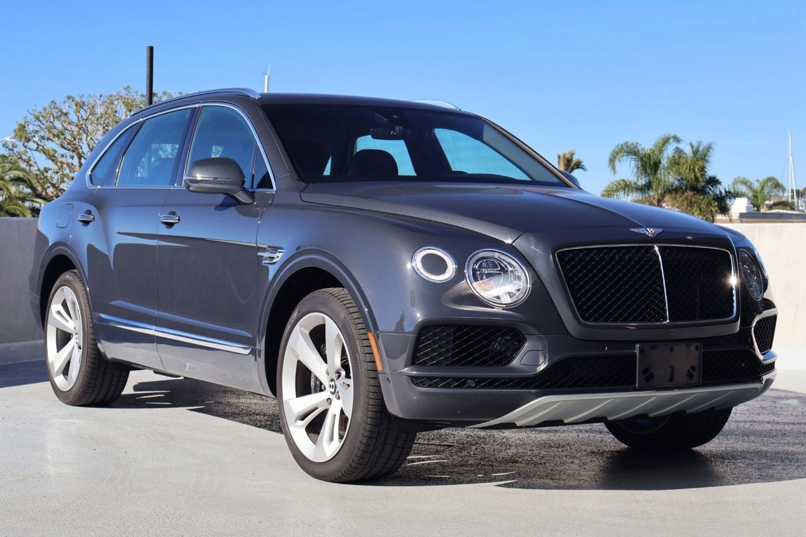 Certified 2019 Bentley Bentayga image 1