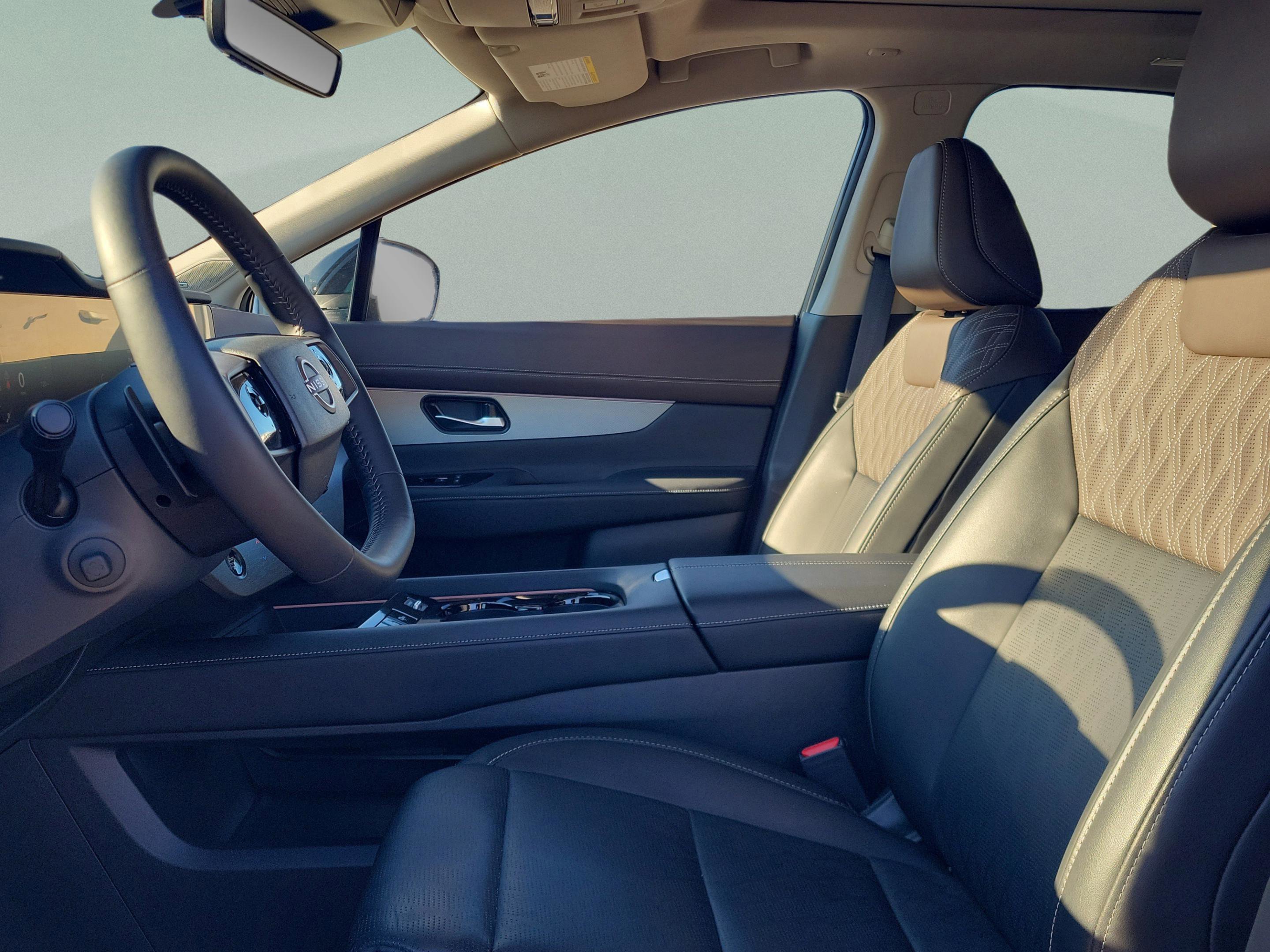 Certified 2025 Nissan Murano Platinum w/ Cargo Package image 18