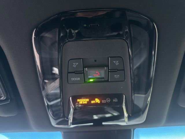 Used 2021 Toyota Venza XLE image 34