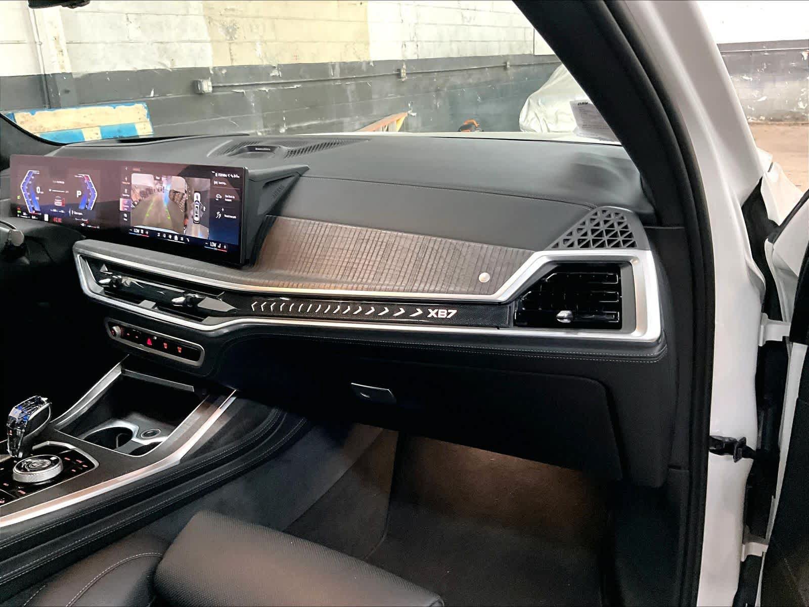 Used 2025 BMW ALPINA XB7 AWD/4WD image 19