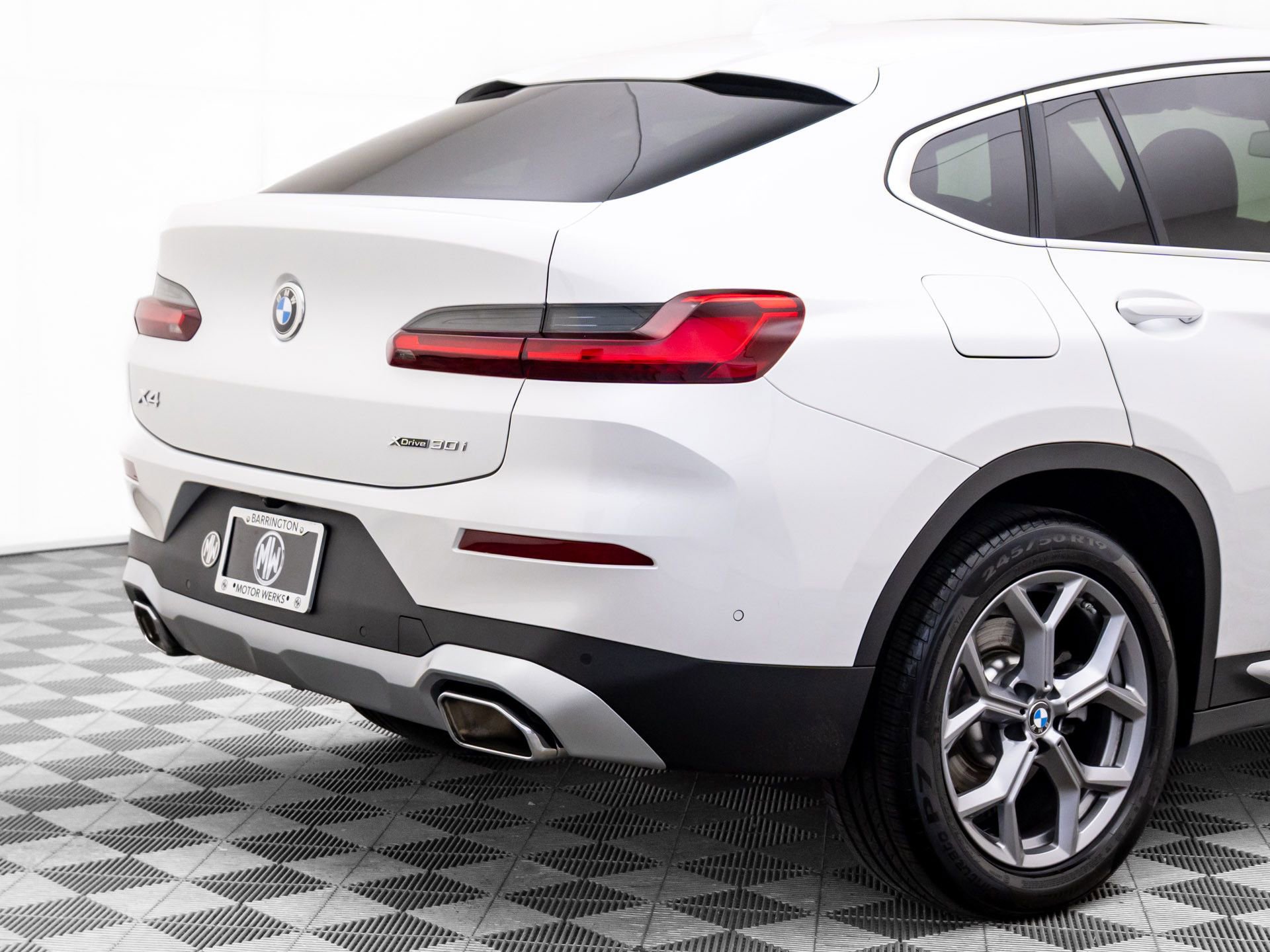 Certified 2025 BMW X4 xDrive30i w/ Premium Package image 38