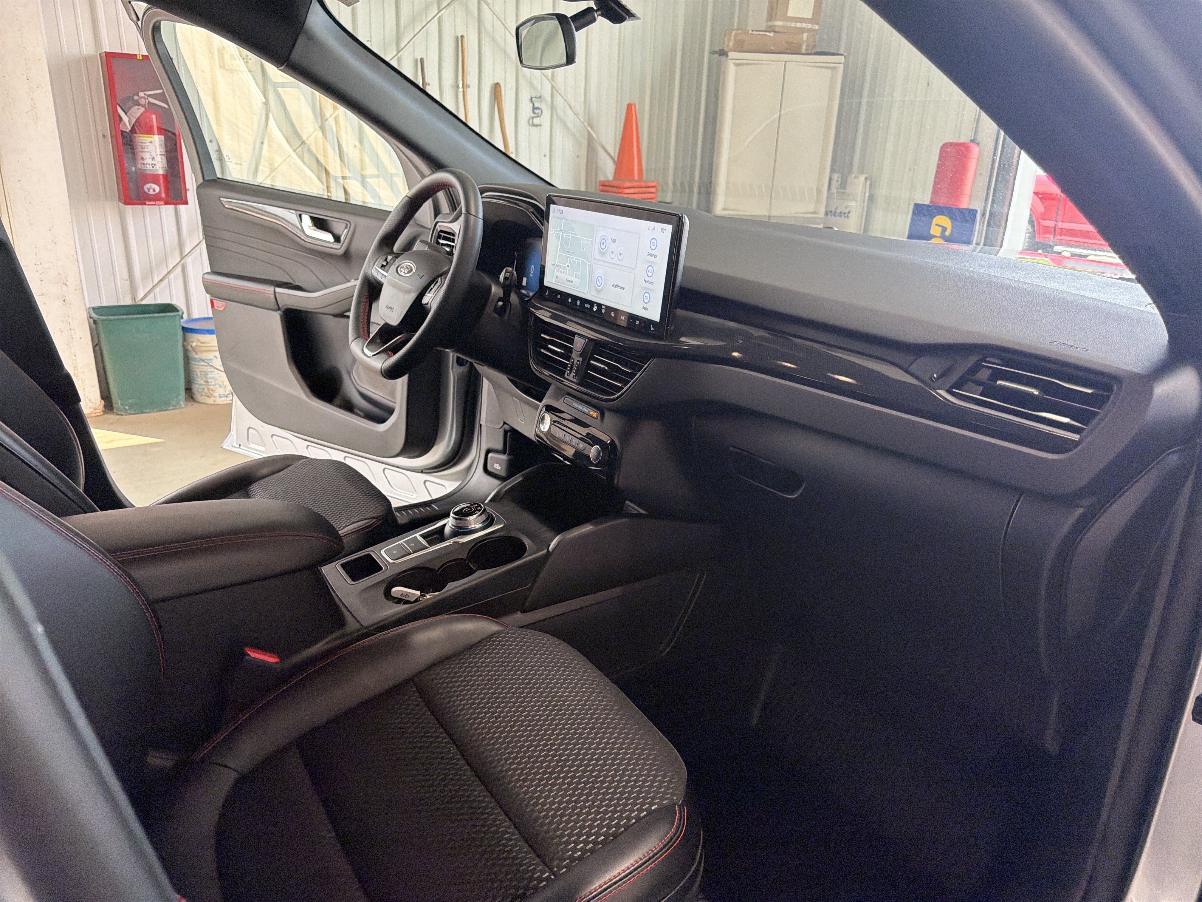 Used 2024 Ford Escape ST-Line w/ Tech Pack #1 AWD/4WD image 45
