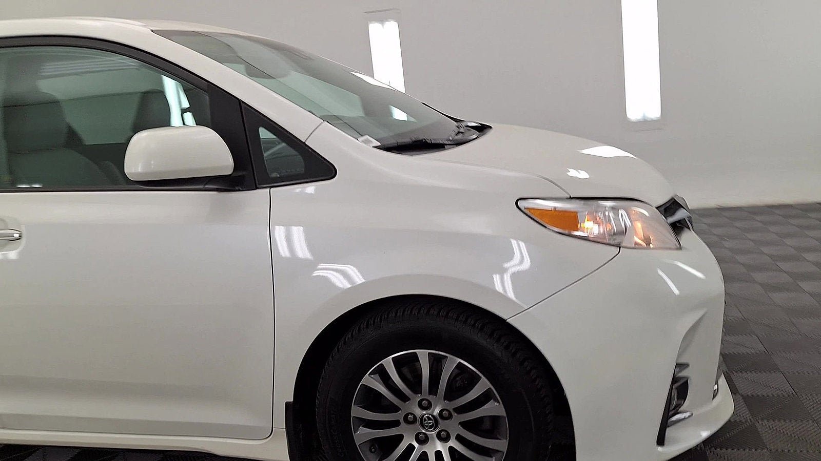 Certified 2019 Toyota Sienna XLE w/ XLE Navigation Package FWD image 6