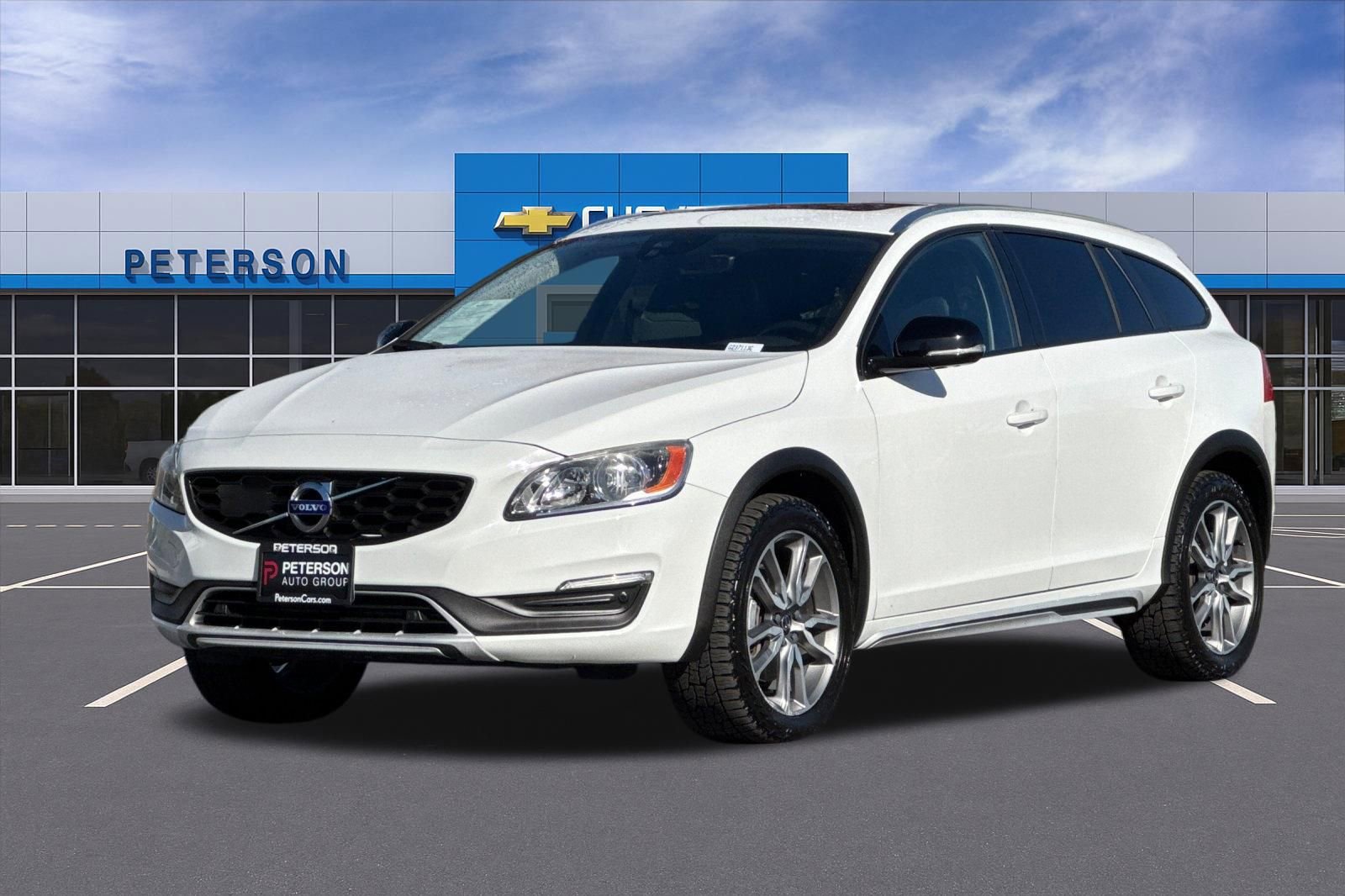 Used 2018 Volvo V60 T5 Cross Country image 8
