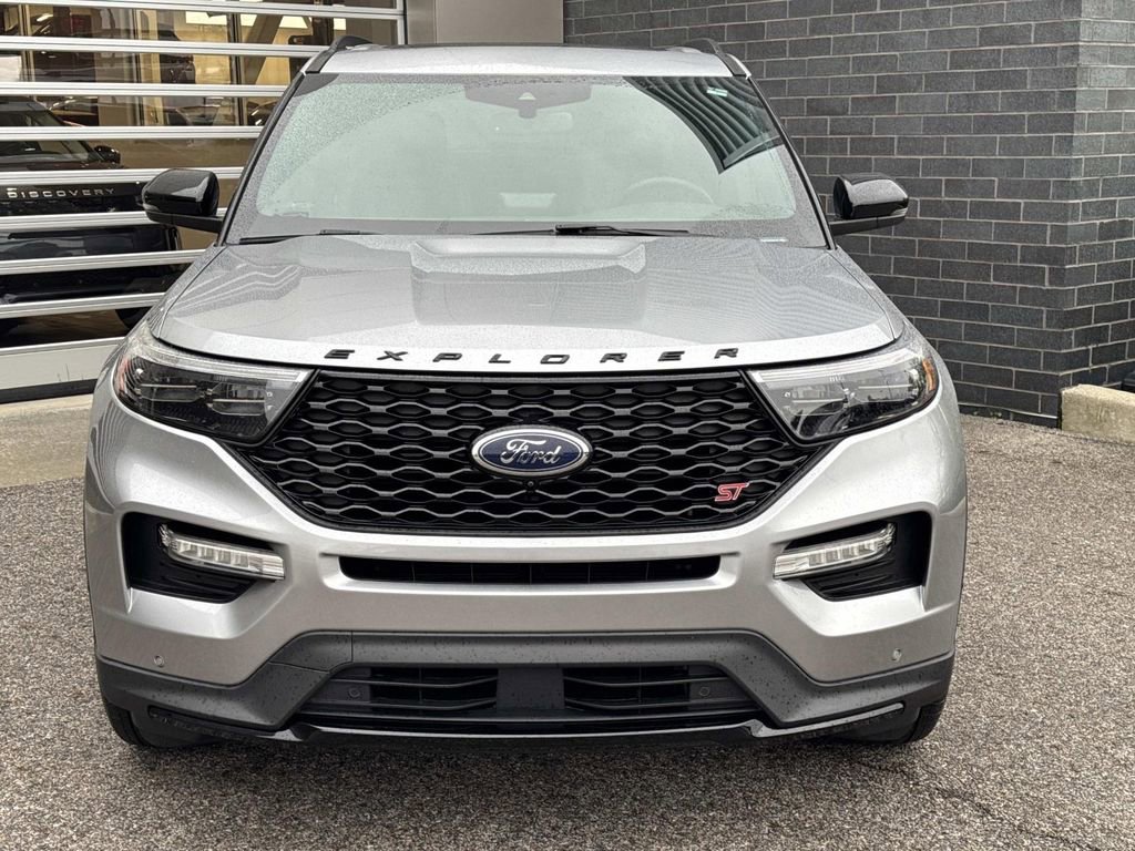 Used 2022 Ford Explorer ST w/ Equipment Group 401A AWD/4WD image 2